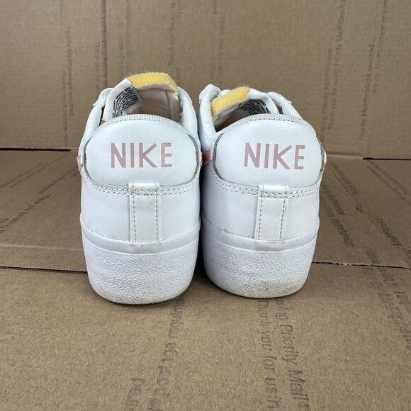 Nike Women's Blazer Low Platform Size 10 White/Pink DJ0292-103 Casual - Picture 4 of 7